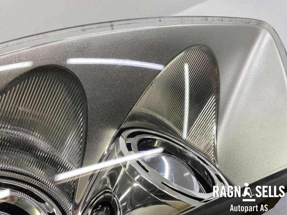 Frontlykt venstre xenon til VW Touareg 2003-2007 (Type I, Fase 1)  (VALEO|7L6 941 017BG|)