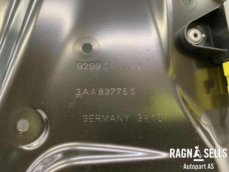 Ruteheis høyre foran til VW Passat 2011-2015 (B7) (B7) (3AA 837 462 B|)