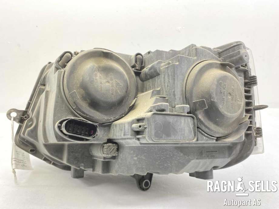 Frontlykt høyre halogen til VW Transporter / Caravelle 2009-2015 (Fase 2) (T5) (T5) (7E1 941 016H|7E1 941 015 T|)