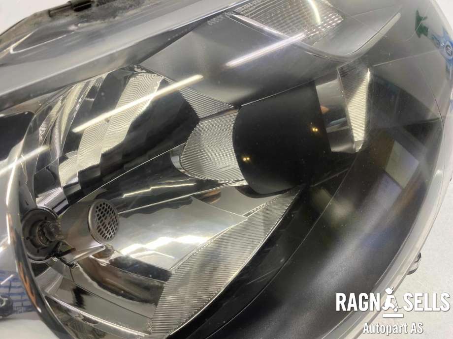 Frontlykt høyre halogen til VW Transporter / Caravelle 2009-2015 (Fase 2) (T5) (T5) (7E1 941 016H|7E1 941 015 T|)
