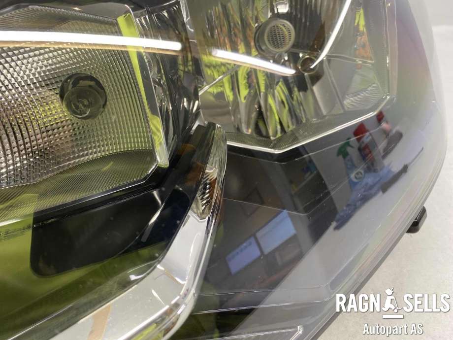 Frontlykt venstre halogen til VW Transporter / Caravelle 2015-2019 (T6) (T6) (7E1 941 015AD|)