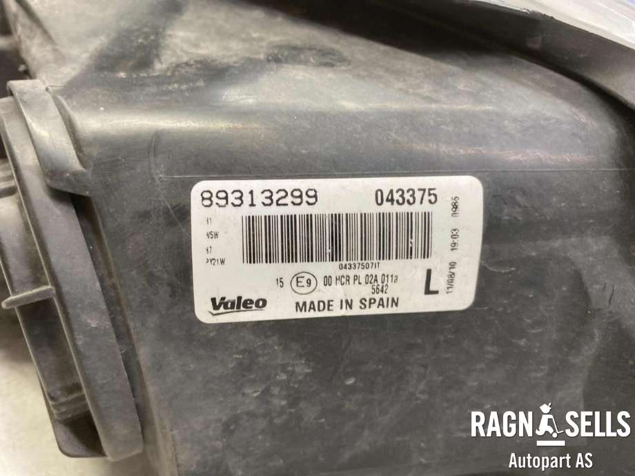 Frontlykt venstre halogen til Opel Corsa D 2006-2014  (93189357|)