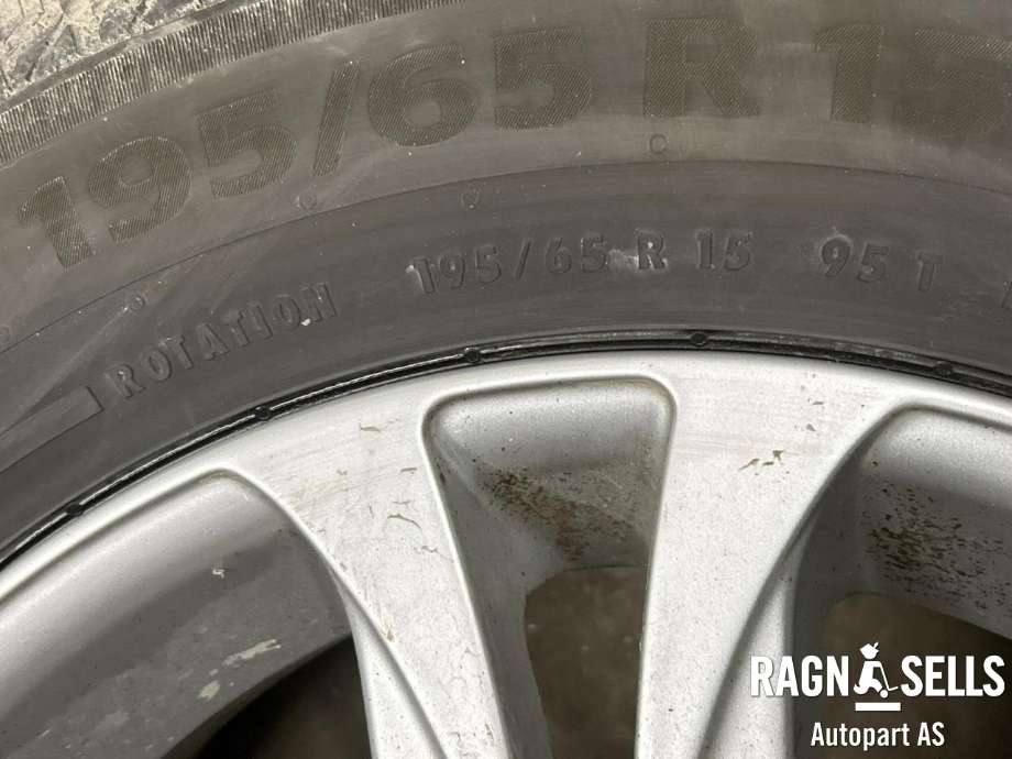 Hjulsett aluminium vinter til Hyundai i30 2012-2017 (Type II) (195/65R15|)