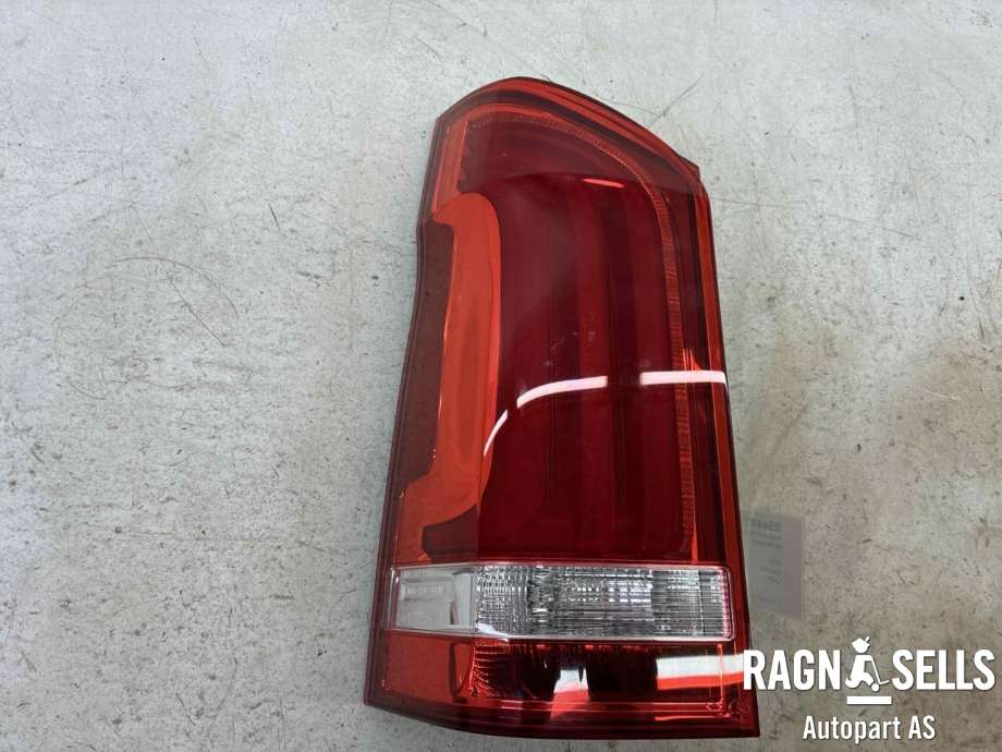Baklykt venstre til Mercedes Vito, 2014-->> (W447) (W447) (A 447 820 05 64)