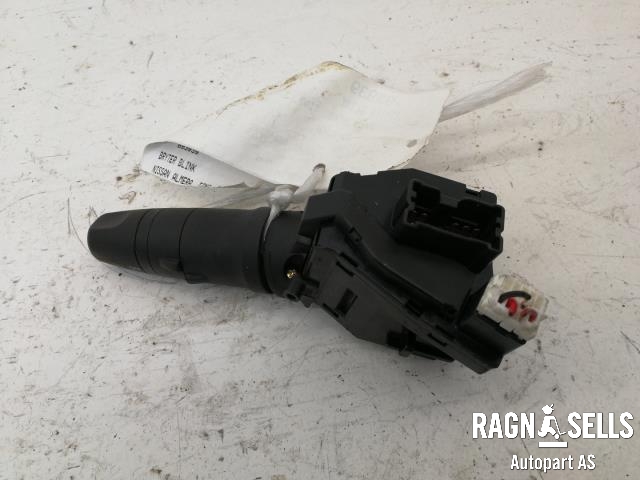 Bryter blink til Nissan Almera, Tino 2000-2003 (V10) (V10) (25540AV620|)