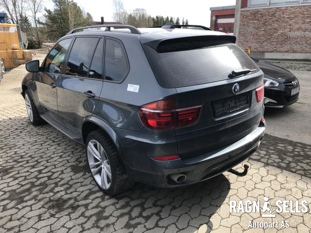 BMW X5 2007-2013 (E70) (E70), Motorkode: N57D30A 11 00 2 180 689, Girkassekode: GA8HP70Z-AWD 24 00 7 644 212