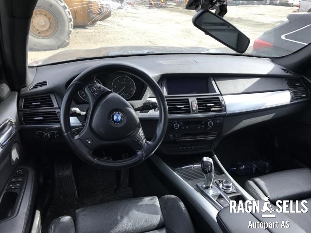 BMW X5 2007-2013 (E70) (E70), Motorkode: N57D30A 11 00 2 180 689, Girkassekode: GA8HP70Z-AWD 24 00 7 644 212