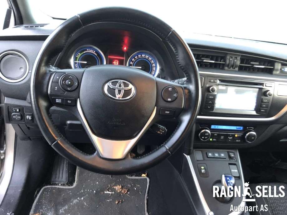 Toyota Auris 2013-2015 (Type II, Fase 1) , Motorkode: 2ZR-FXE, Girkassekode: 3090047064