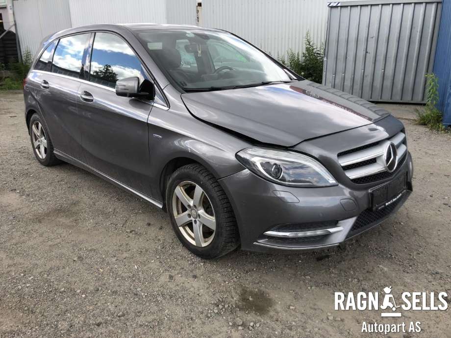 Mercedes B-Klasse 2011-2018 (W246) (W246), Motorkode: 65190130878833, Girkassekode: 71164200439705