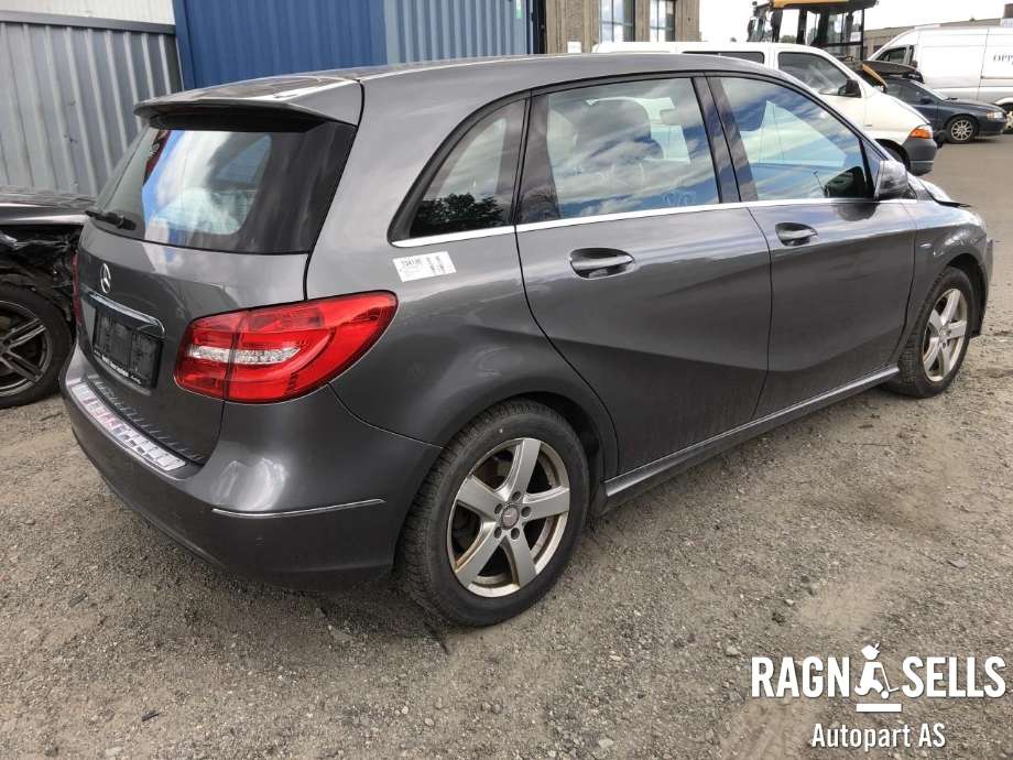 Mercedes B-Klasse 2011-2018 (W246) (W246), Motorkode: 65190130878833, Girkassekode: 71164200439705