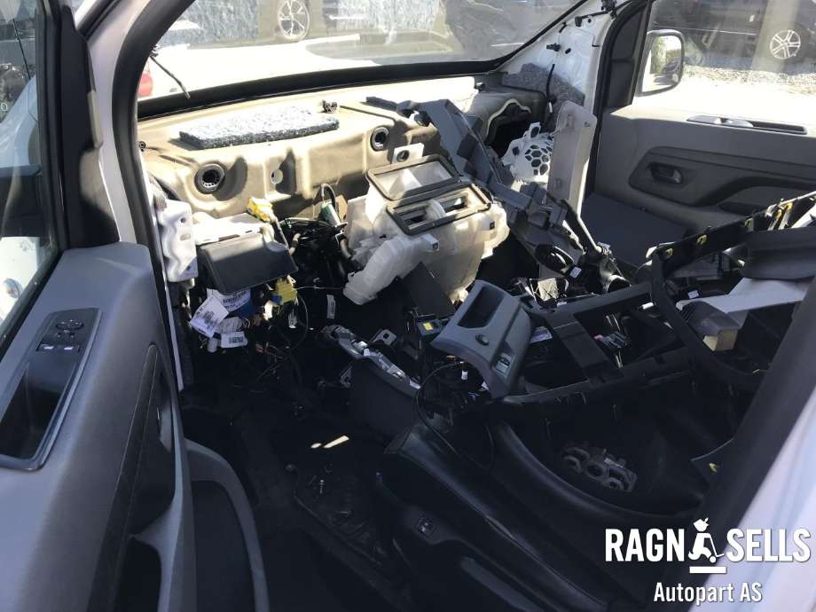 Peugeot Expert 2016-->> (Type III) , Motorkode: AH01, Girkassekode: STT