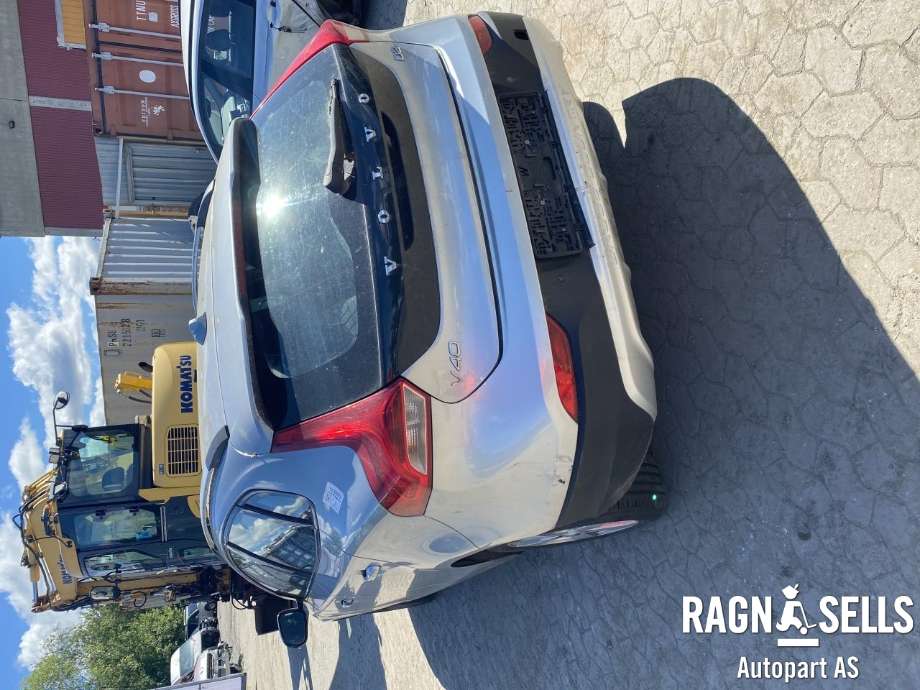 Volvo V40 2012-2019 , Motorkode: D4162T, Girkassekode: B6