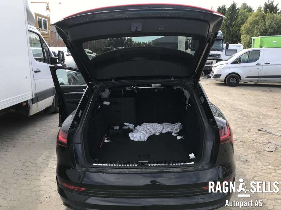 Audi e-tron 2018-->> , Motorkode: EAS|EAW, Girkassekode: 0MA300040F