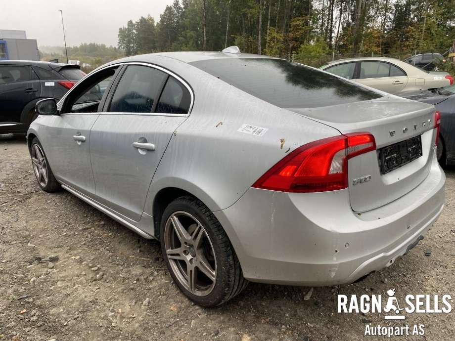 Volvo S60 2010-2014 (Type II, Fase 1) , Motorkode: D5204T2, Girkassekode: TF-80SC
