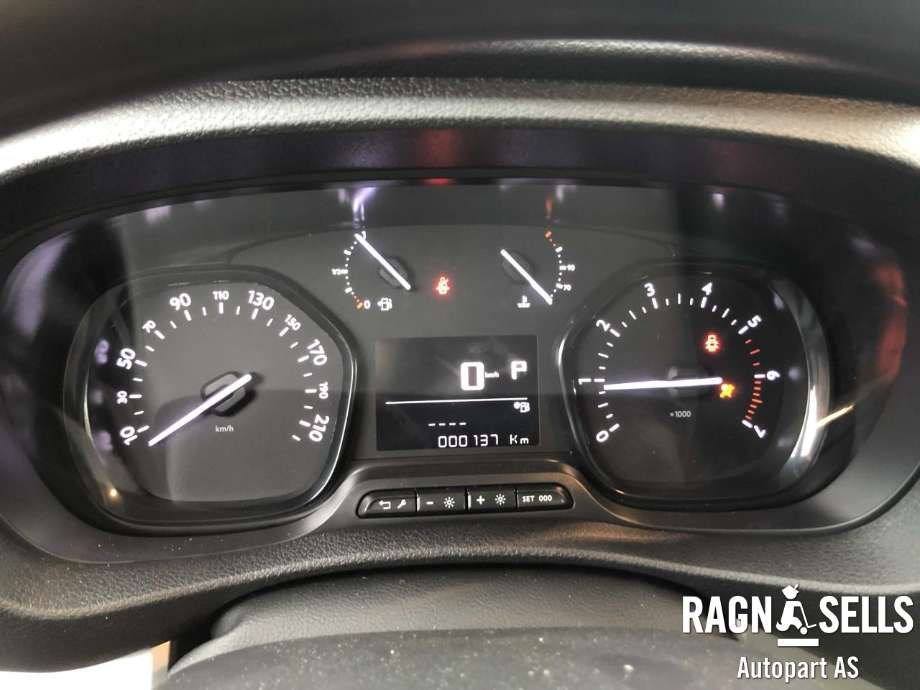 Peugeot Expert 2016-->> (Type III) , Motorkode: AH01, Girkassekode: STT