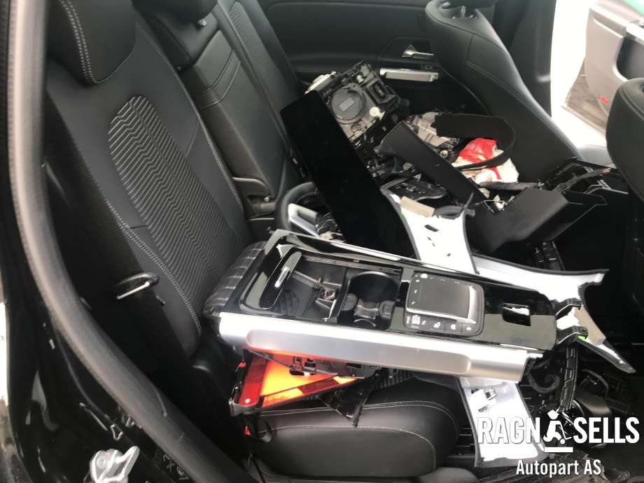 Mercedes EQB 2022-->> , Motorkode: EM0021, Girkassekode: