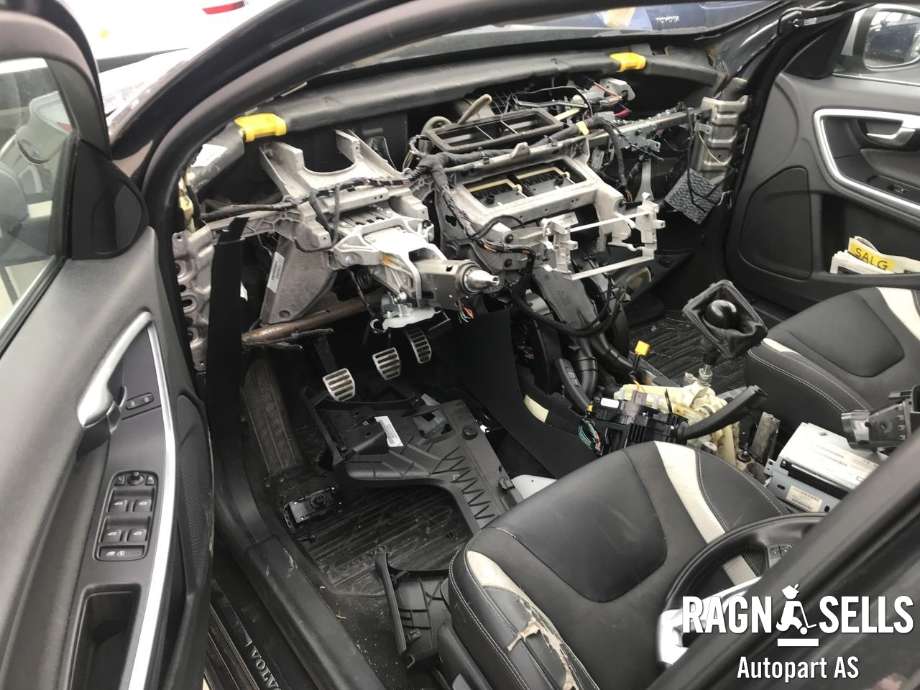 Volvo V60 2010-2013 (Type I, Fase 1) , Motorkode: D4162T, Girkassekode: MMT6