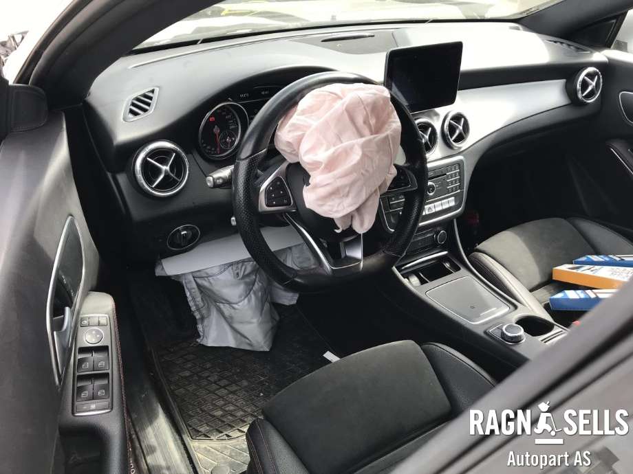 Mercedes CLA 2013-2019 (C117) (C117), Motorkode: 270910, Girkassekode: 72400220678193