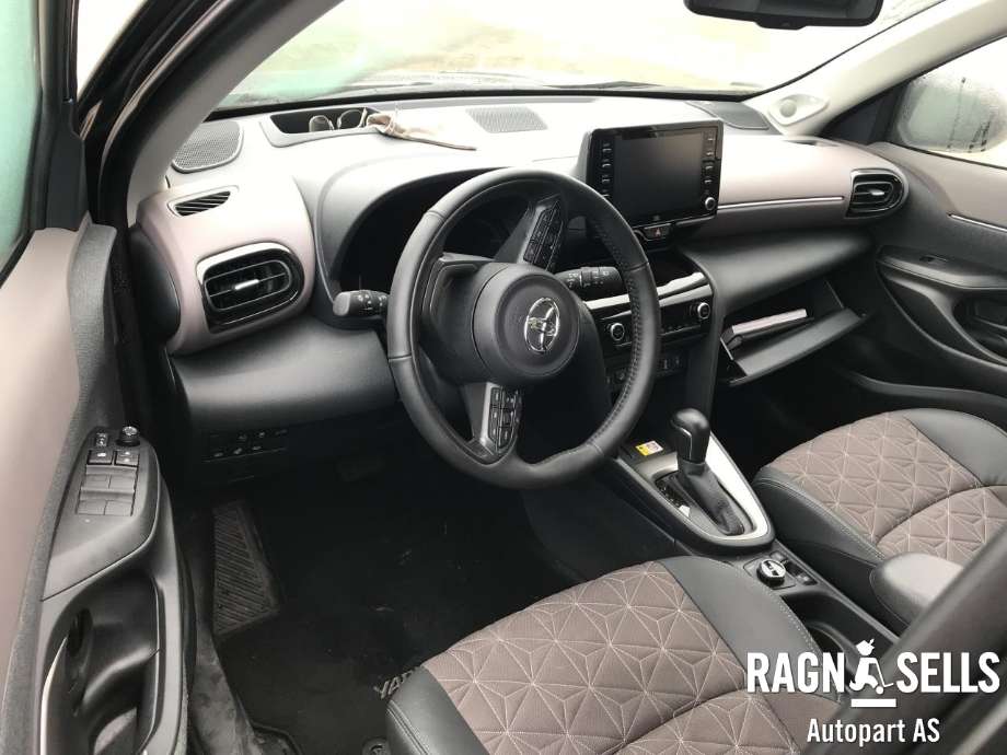 Toyota Yaris Cross (SUV) 2021-->> , Motorkode: M15A-FXE|1NM|1MM, Girkassekode: 