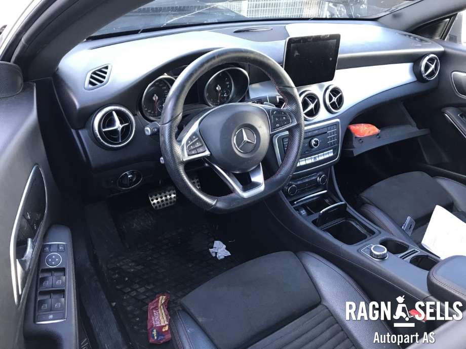 Mercedes CLA 2013-2019 (C117) (C117), Motorkode: 270910, Girkassekode: 72400220832526