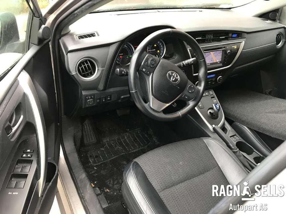 Toyota Auris 2013-2015 (Type II, Fase 1) , Motorkode: 2ZR-FXE, Girkassekode: 3090047063