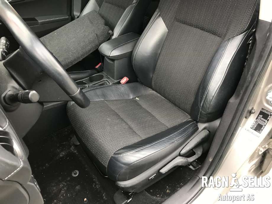 Toyota Auris 2013-2015 (Type II, Fase 1) , Motorkode: 2ZR-FXE, Girkassekode: 3090047063