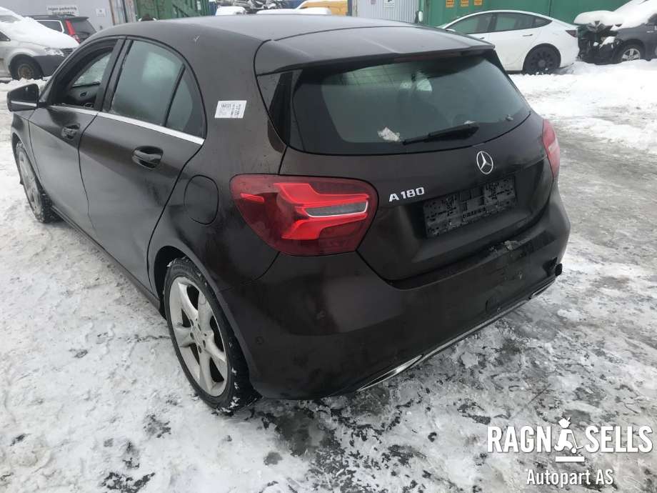 Mercedes A-Klasse 2012-2018 (W176) (W176), Motorkode: 270910, Girkassekode: 72400220664762