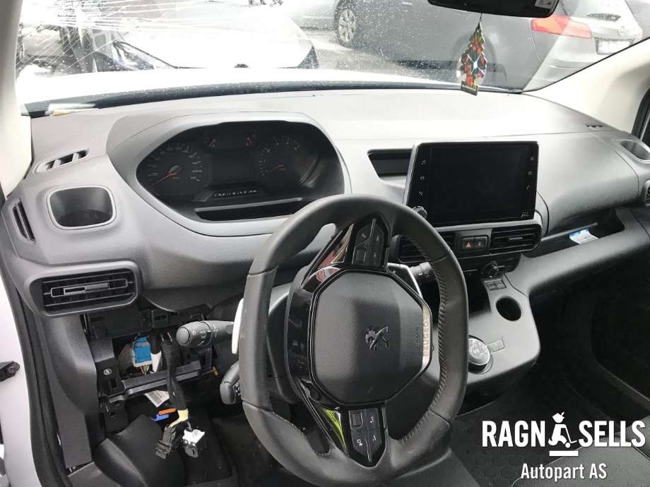 Peugeot Partner 2019-->> (Type III) , Motorkode: YH01, Girkassekode: STT