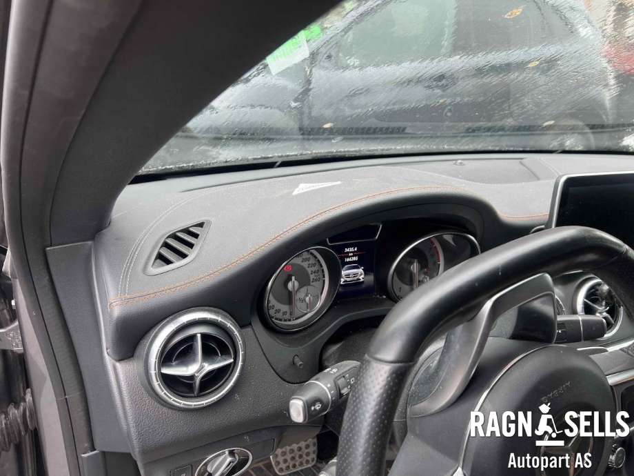 Mercedes CLA 2013-2019 (C117) (C117), Motorkode: 270910, Girkassekode: 72400220238088