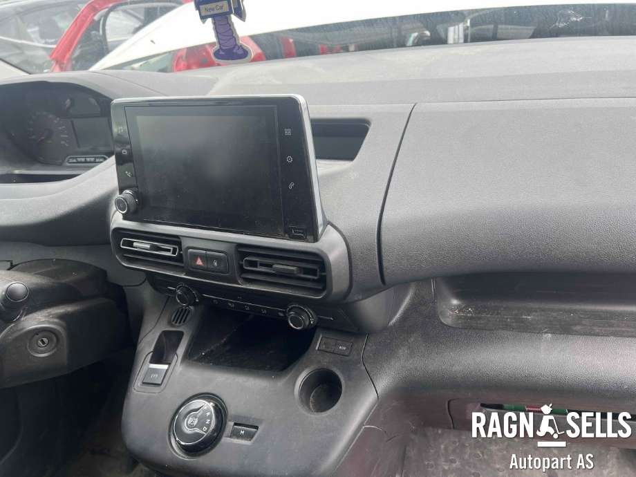 Peugeot Partner 2019-->> (Type III) , Motorkode: YH01, Girkassekode: STT
