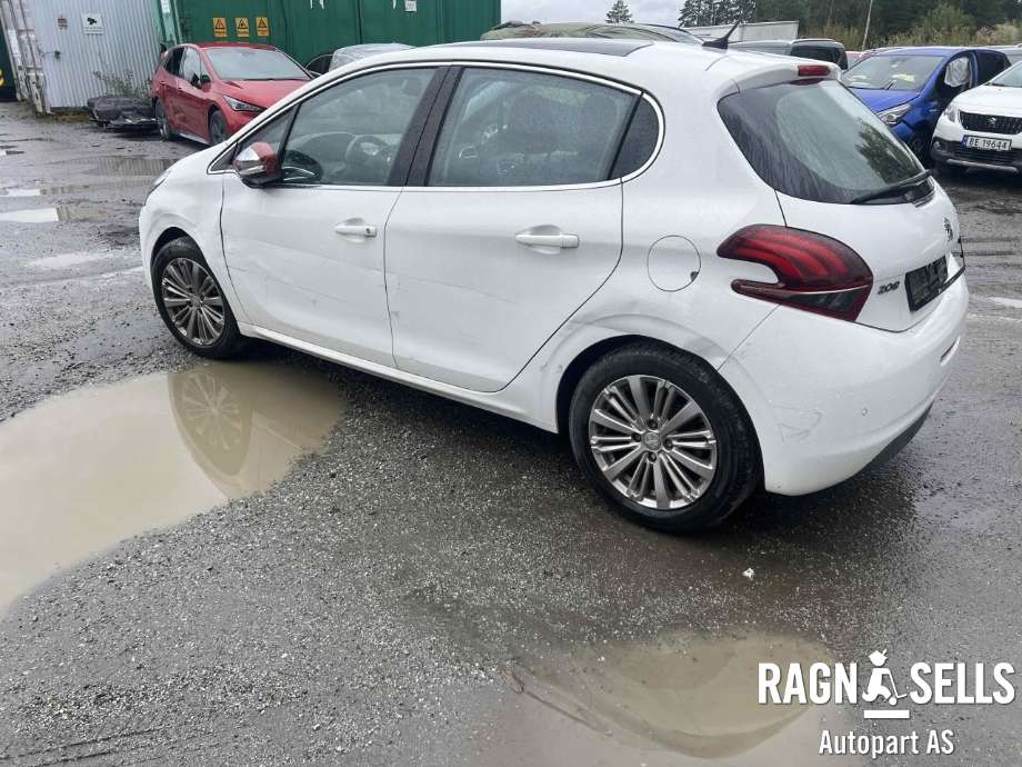 Peugeot 208 2012-2019 (Type I) , Motorkode: HN01, Girkassekode: CP 15X61