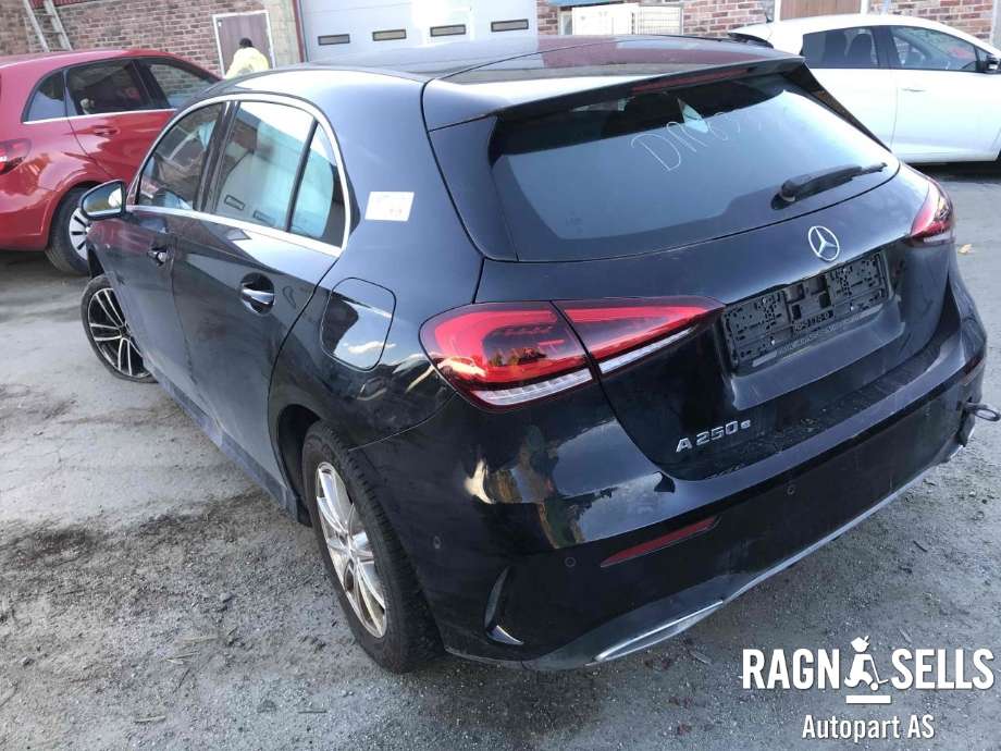 Mercedes A-Klasse 2018-->> (W177) (W177), Motorkode: 282914|N/A, Girkassekode: 724120