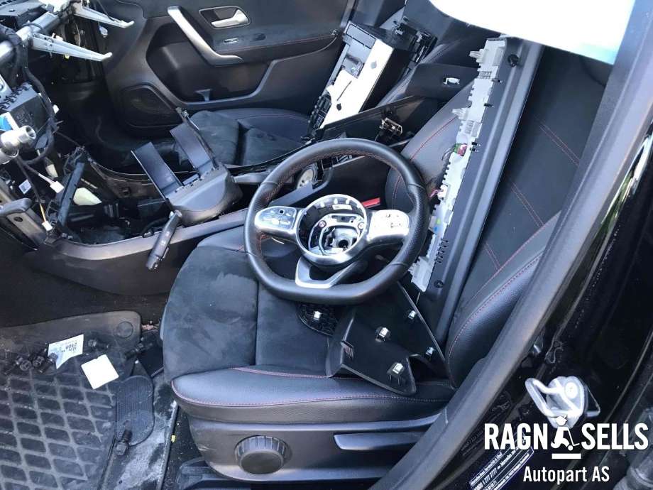 Mercedes A-Klasse 2018-->> (W177) (W177), Motorkode: 282914|N/A, Girkassekode: 724120