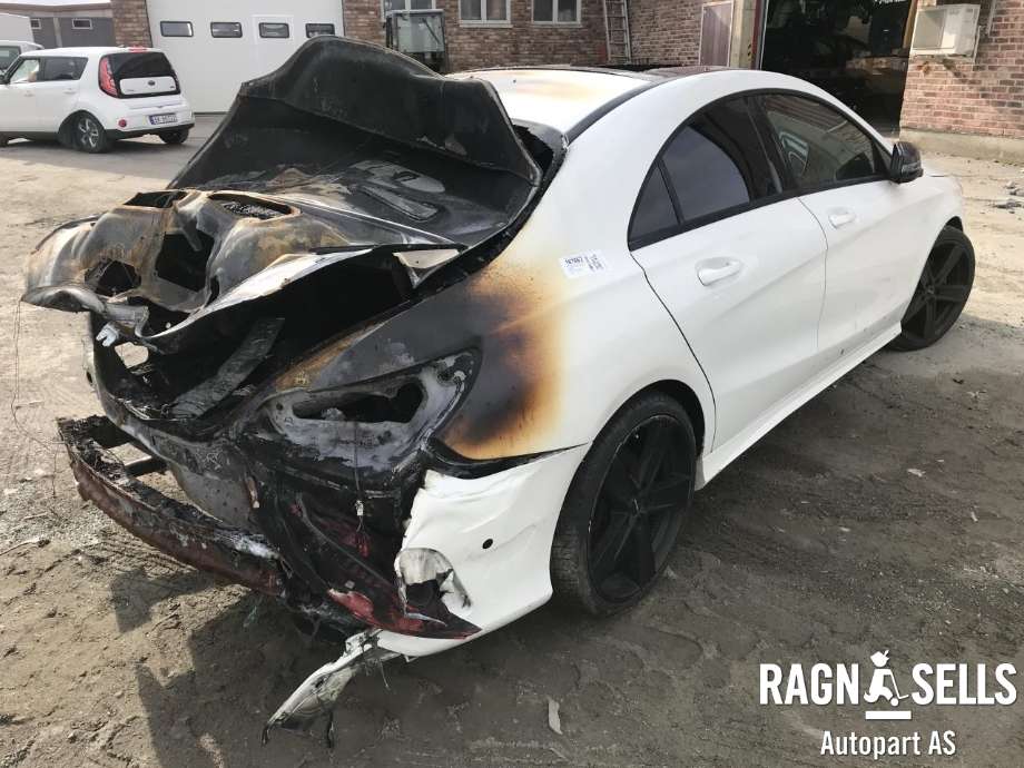 Mercedes CLA 2013-2019 (C117) (C117), Motorkode: 270910, Girkassekode: 711643