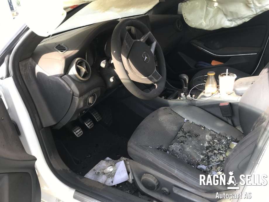 Mercedes CLA 2013-2019 (C117) (C117), Motorkode: 270910, Girkassekode: 711643
