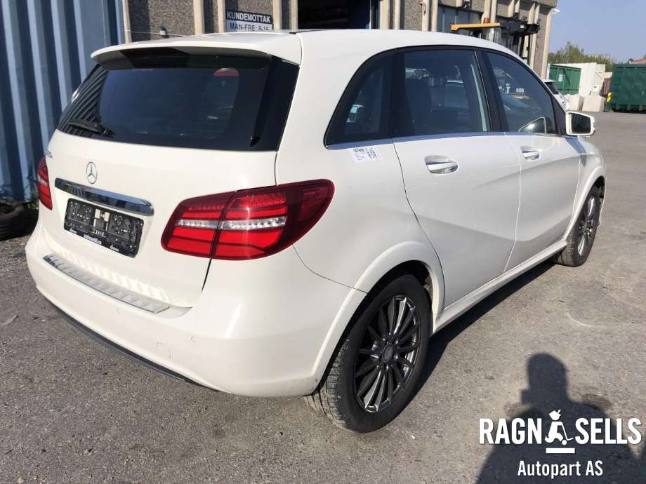 Mercedes B-Klasse 2011-2018 (W246) (W246), Motorkode: EM780.990, Girkassekode: 