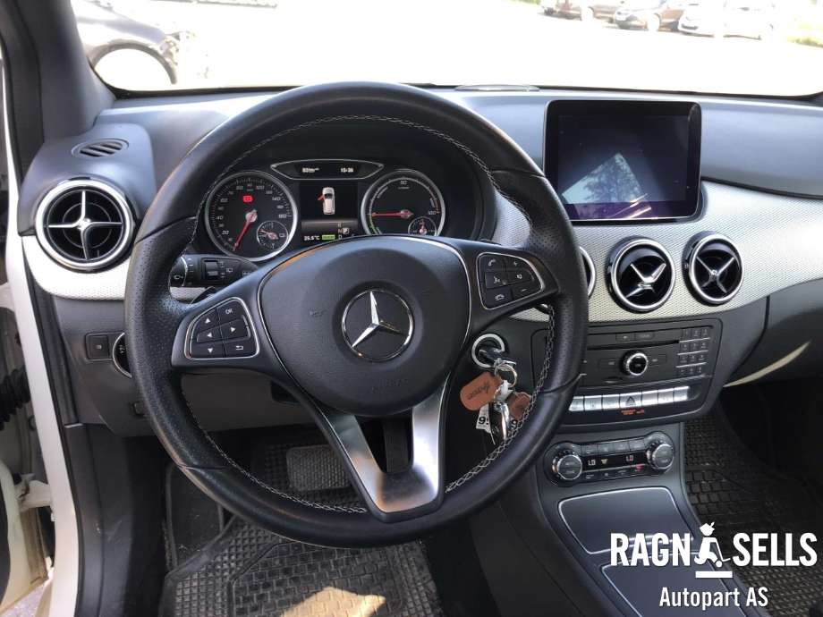 Mercedes B-Klasse 2011-2018 (W246) (W246), Motorkode: EM780.990, Girkassekode: 