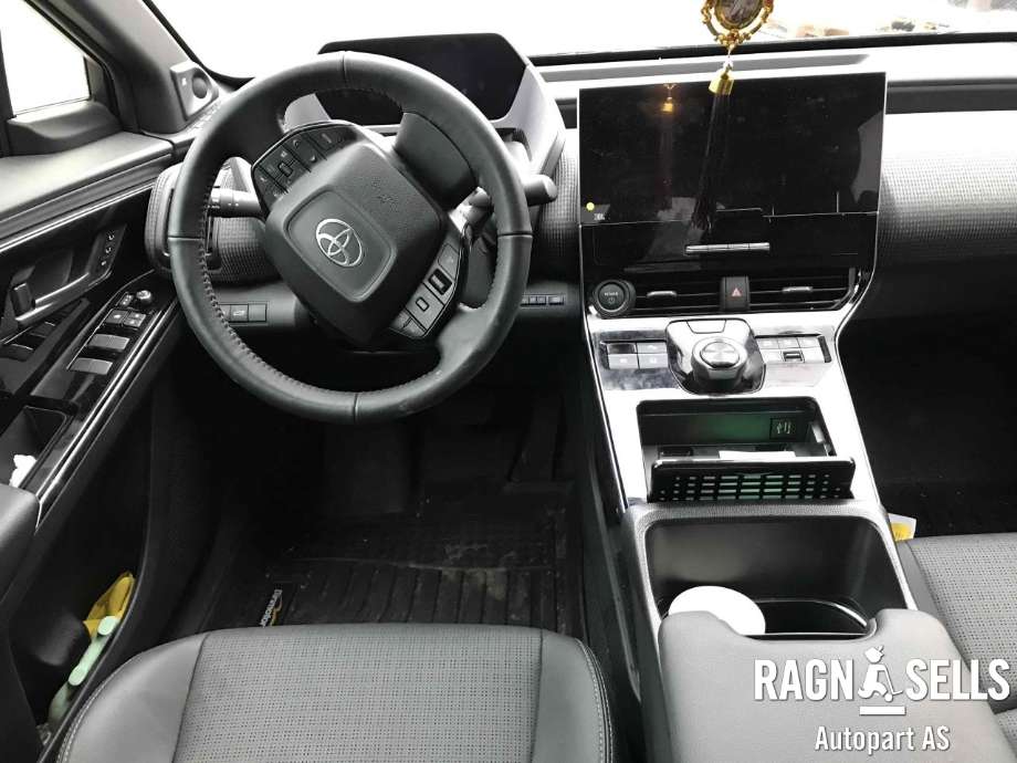 Toyota bZ4X 2022-->> , Motorkode: 1YM, Girkassekode: