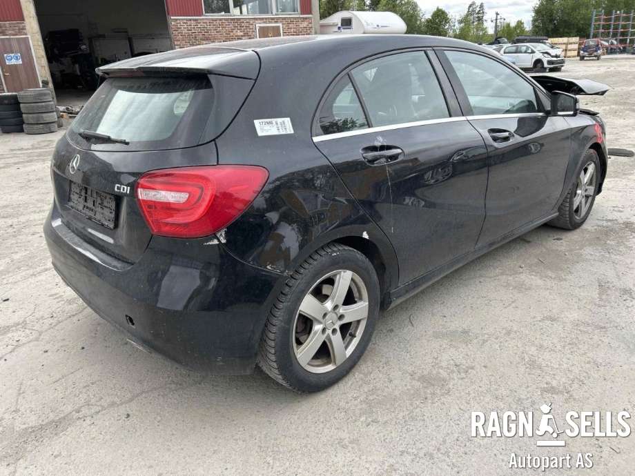 Mercedes A-Klasse 2012-2018 (W176) (W176), Motorkode: K9K, Girkassekode: 724020