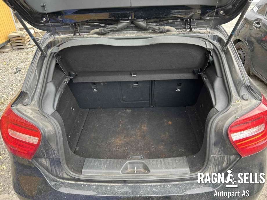 Mercedes A-Klasse 2012-2018 (W176) (W176), Motorkode: K9K, Girkassekode: 724020