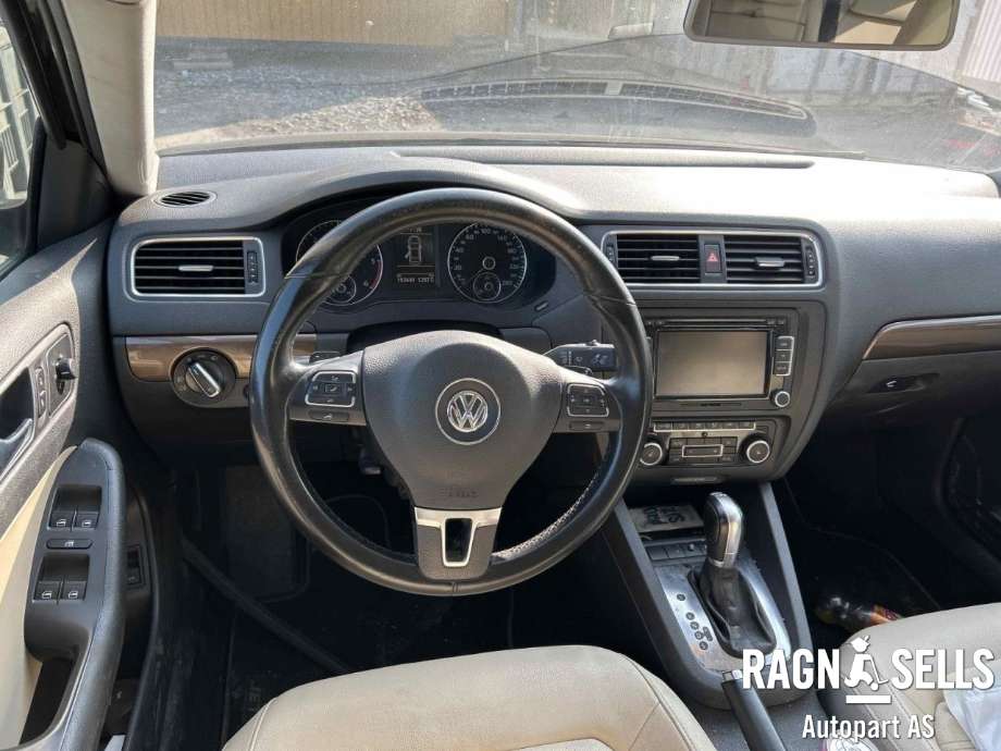 VW Jetta 2011-->> , Motorkode: CAYC, Girkassekode: MLE|MPL