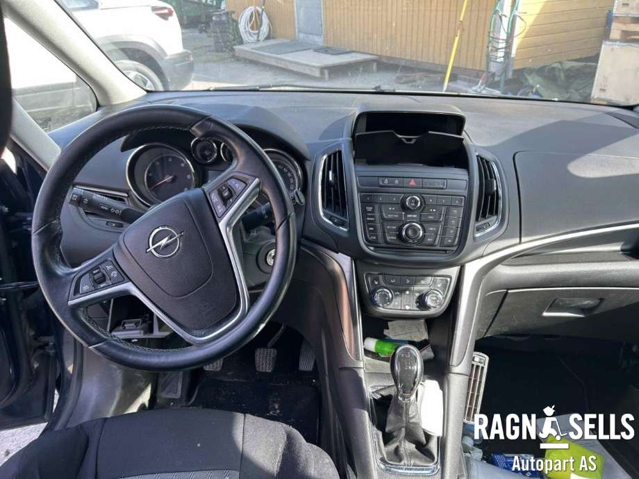 Opel Zafira Tourer 2012-2018 , Motorkode: A20DT, Girkassekode: MYJ