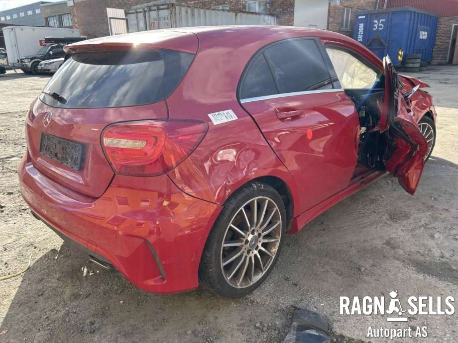 Mercedes A-Klasse 2012-2018 (W176) (W176), Motorkode: 270910, Girkassekode: 711643