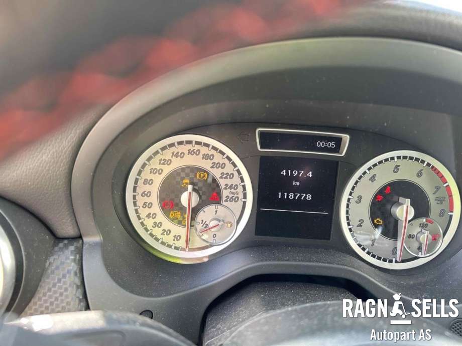Mercedes A-Klasse 2012-2018 (W176) (W176), Motorkode: 270910, Girkassekode: 711643