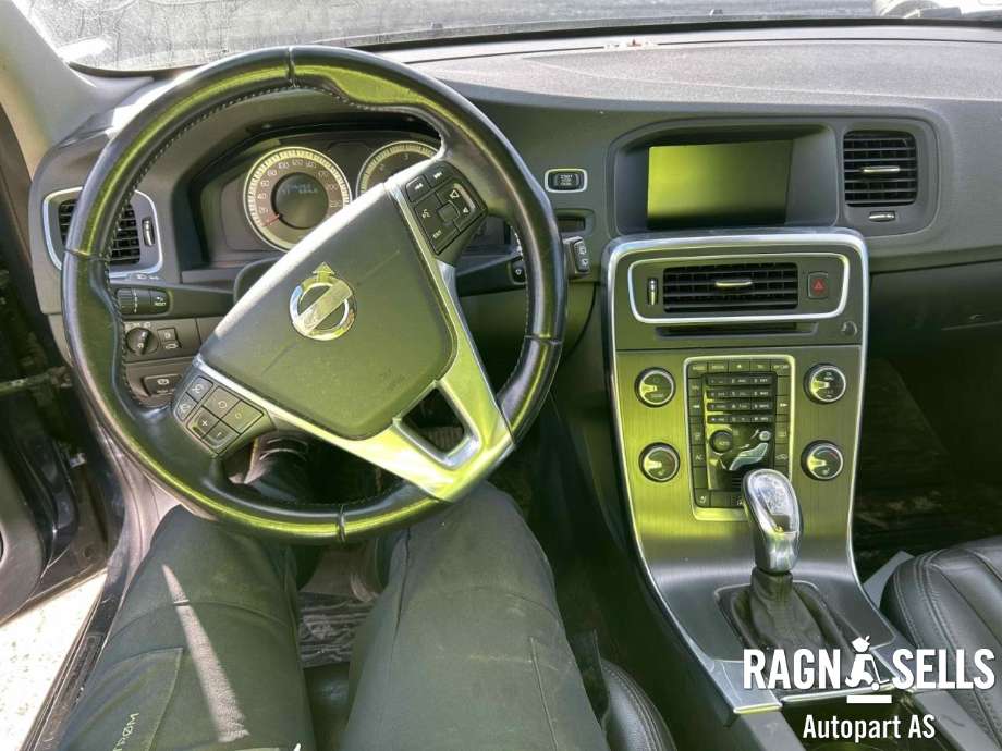Volvo V60 2010-2013 (Type I, Fase 1) , Motorkode: D4162T, Girkassekode: 36051151