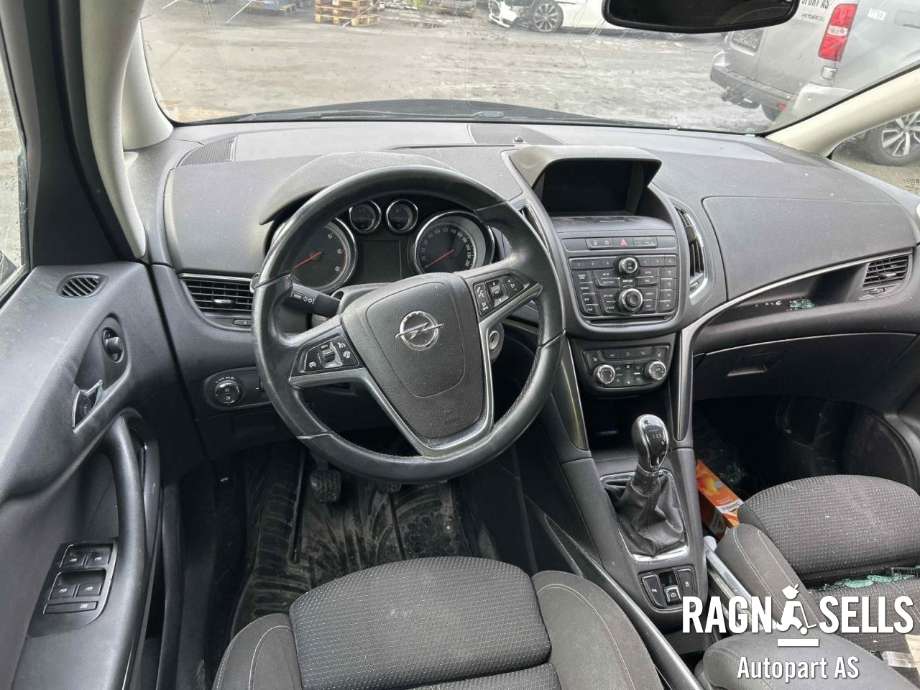 Opel Zafira Tourer 2012-2018 , Motorkode: A20DT, Girkassekode: MYJ