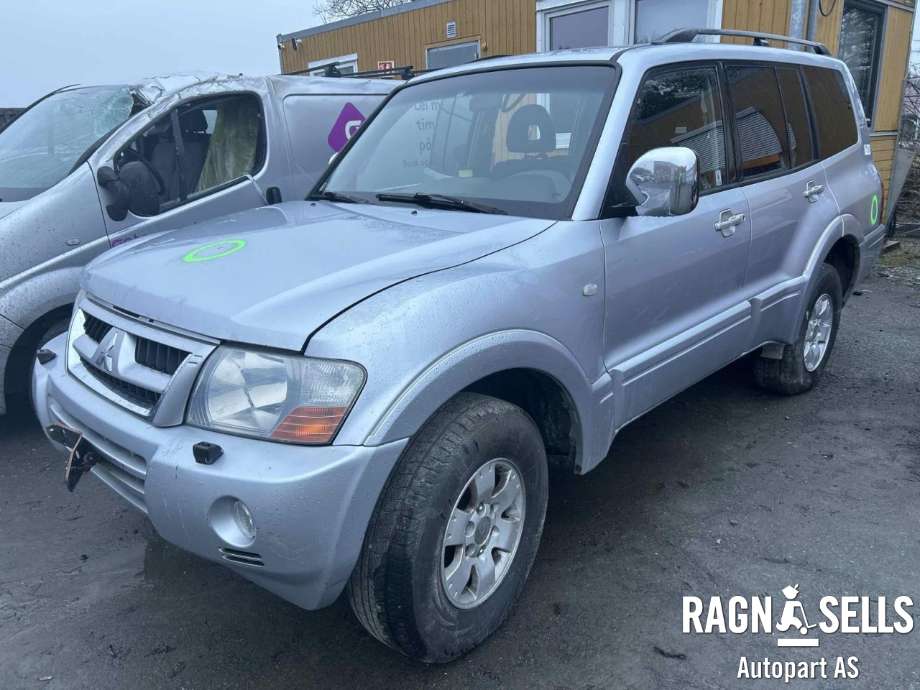 Mitsubishi Pajero 2000-2006 (Type III) , Motorkode: 4M410T6270, Girkassekode: MR593861