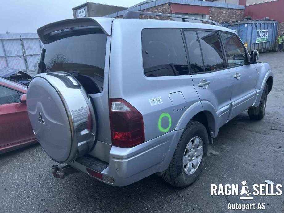 Mitsubishi Pajero 2000-2006 (Type III) , Motorkode: 4M410T6270, Girkassekode: MR593861
