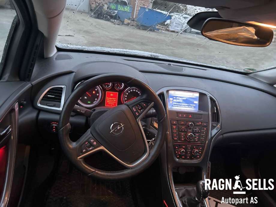 Opel Astra J 2010-2015 , Motorkode: A17DTE, Girkassekode: MF3