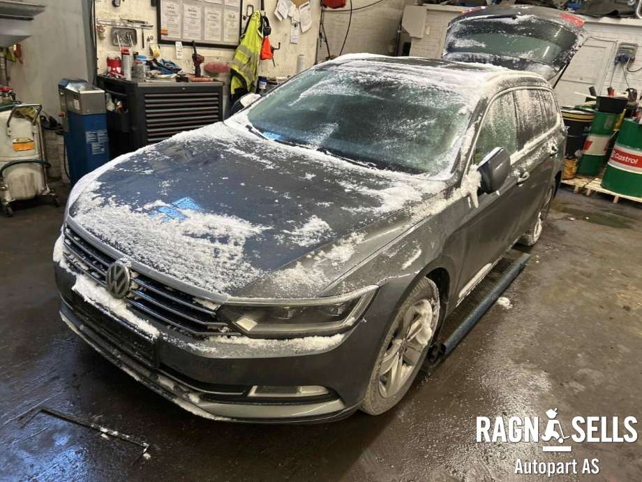 VW Passat 2015-2019 (Fase 1) (B8) (B8), Motorkode: DCXA, Girkassekode: SMS